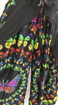 bőszárú, viszkóz, nadrág, szoknya, fekete, színes, pillangós, sárga, kék, zöld, lezser, szellős, női, divat, trend, webshop, egyedi, bohém, extravagáns