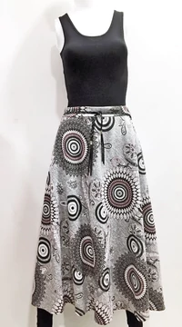 női, vastag, meleg, őszi, téli, hosszú, szoknya, övvel, zöld. kék, piros, fekete, szürke, fehér, mandala, pötty, virág, patchwork, mintás, trend, divat, egyedi, bohém, extravagáns, egzotikus 