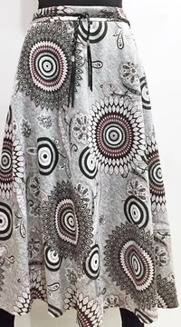 női, vastag, meleg, őszi, téli, hosszú, szoknya, övvel, zöld. kék, piros, fekete, szürke, fehér, mandala, pötty, virág, patchwork, mintás, trend, divat, egyedi, bohém, extravagáns, egzotikus 