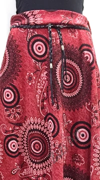 női, vastag, meleg, őszi, téli, hosszú, szoknya, övvel, mályva, zöld. kék, piros, fekete, szürke, fehér, mandala, pötty, virág, patchwork, mintás, trend, divat, egyedi, bohém, extravagáns, egzotikus 