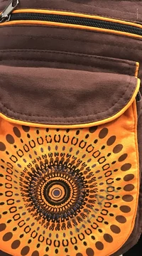 övtáska, egyedi, pamut, textil, táska, mandala, mintás, színes, barna, narancs, kiegészítő, trend. női, férfi divat