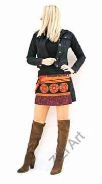kord, mini, szoknya, élénk, fekete, narancssárga, piros, színes, hímzett, mandala, oldalzsebes, bohém, egyedi, extravagáns, női, divat, trend, hippie, nepáli, pamut