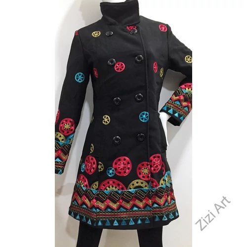 női, kabát, piros, fekete, kék, állónyakú, etno, mintás, mandala, kör, pötty, virág, mintás, színes, meleg, közép hosszú, hosszított, kabát, bélelt, tél, ősz, elegáns, egyedi, cipzár, Olasz, egzotikus, bohém